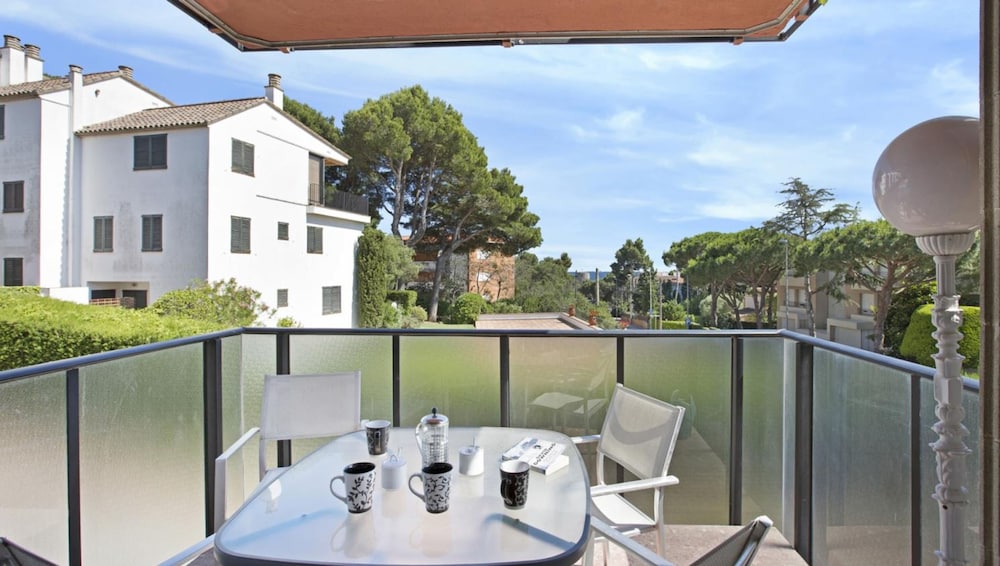Pineda in Llafranc With 4 Bedrooms and 2 Bathrooms