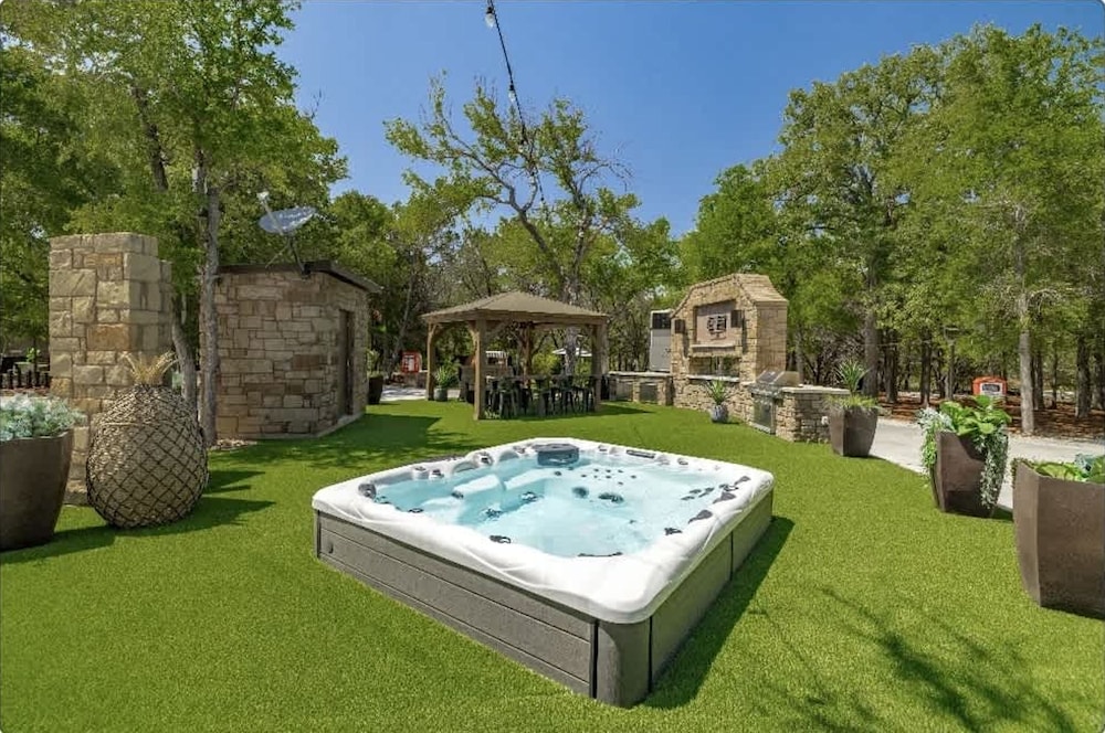 Lux Lounge 7744 Ranch Resort Austin - Cota