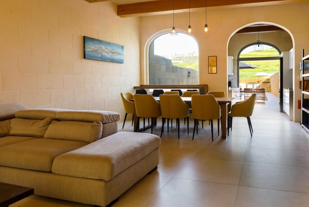 Solaris Gozitan Villa With Pool Gozo