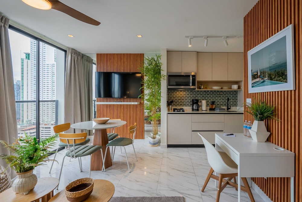 w Majestic 1BR w Beautiful View in Calle 50