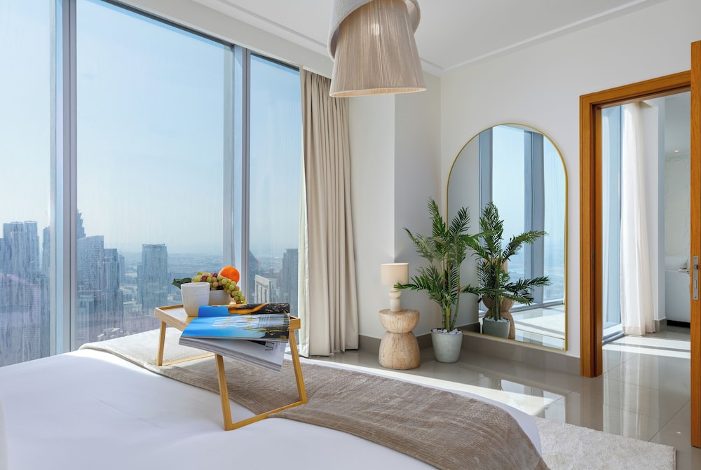 Maison Privee - City Heights Retreat w/ Panoramic Skyline Views