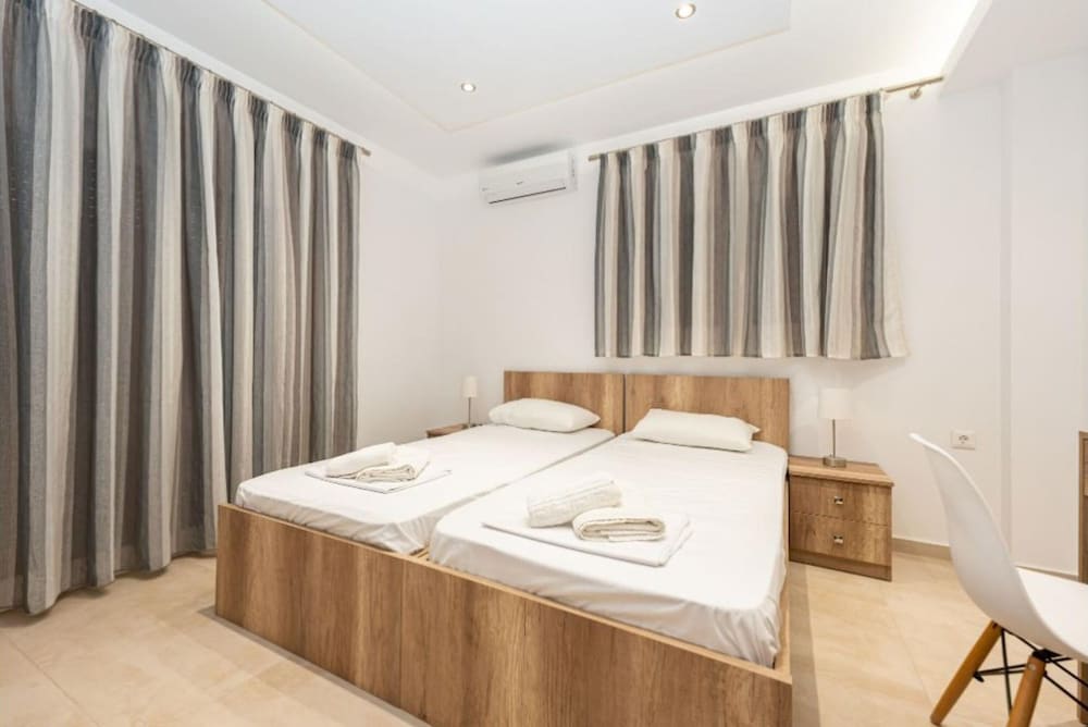 Milonas House Apartments