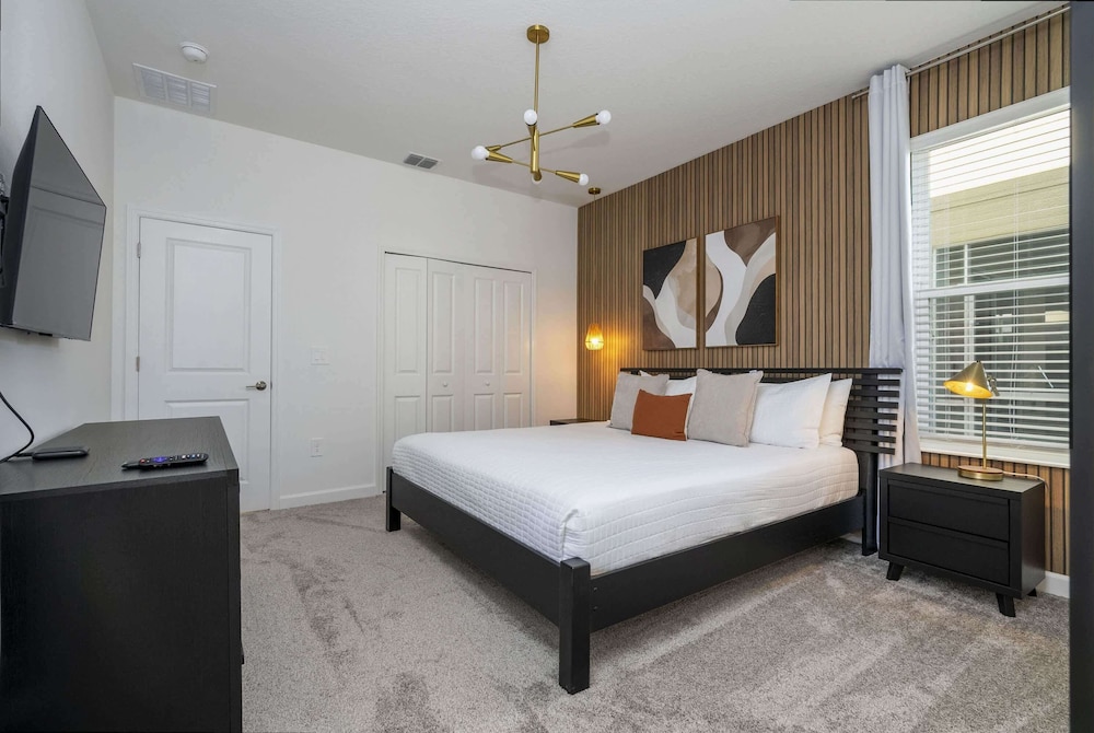 Themed 5Bd Family Villa w Pool Spa Near Disney