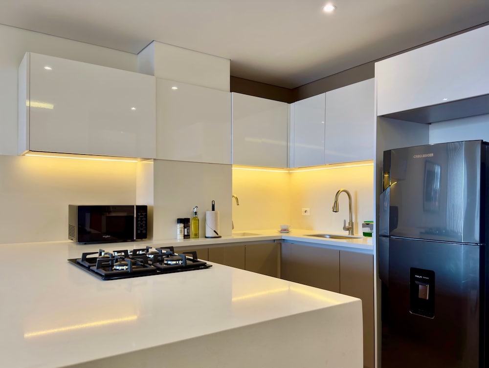 w Elegant Loft w Balcony in Santa B Rbara