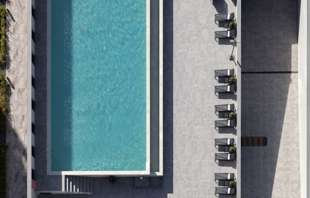 128 LIM - 2106 Stay Only Tower Suite