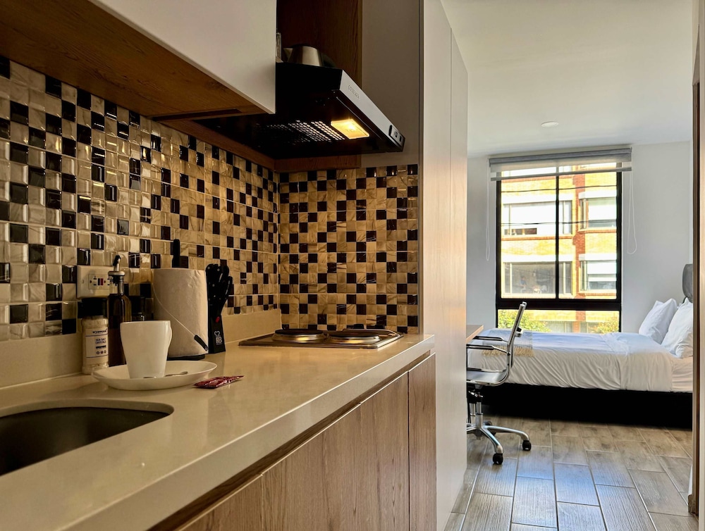 w Radiant 1BR in Santa Barbara