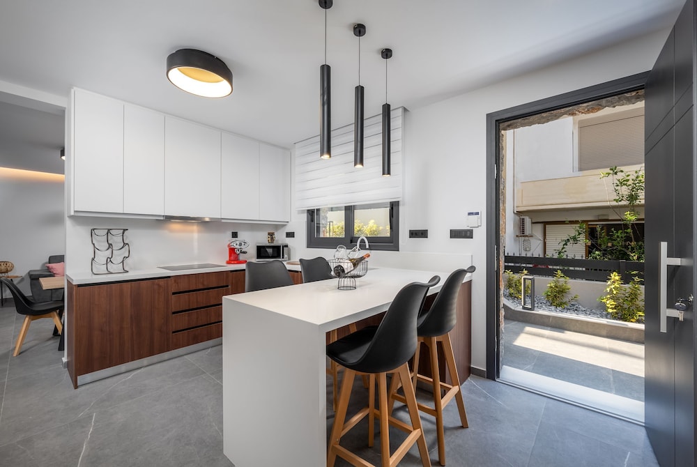 Lavender Luxury Apartment in Rhodes