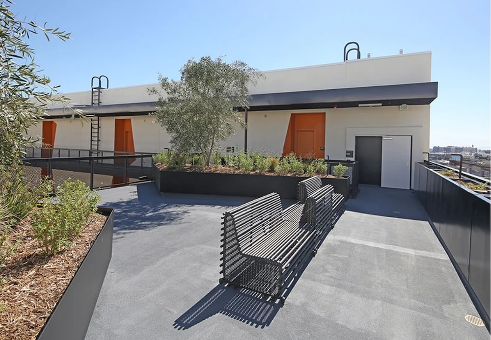 StaysPro - Cityscape Luxury Rental Homes in the Heart of Los Angeles - Image 3