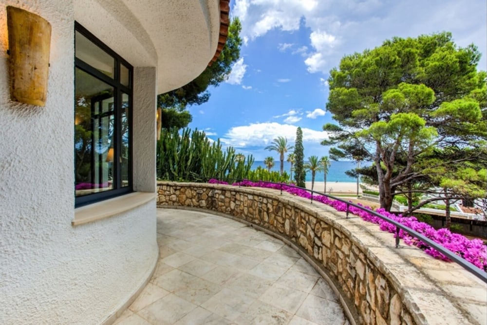 Th06 Villa in Miami Platja 6 Bedrooms