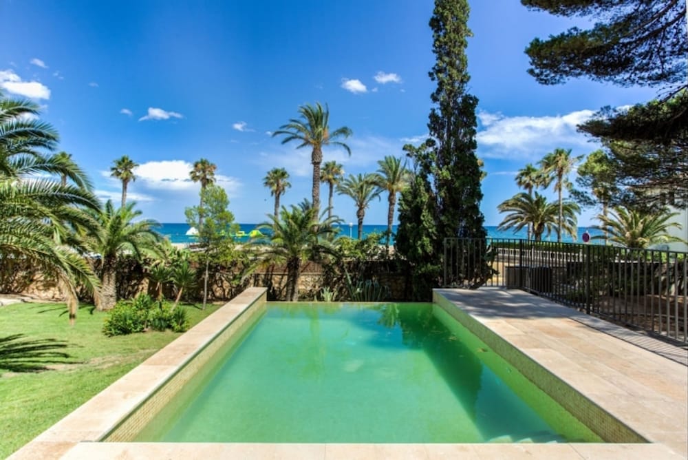 Th06 Villa in Miami Platja 6 Bedrooms