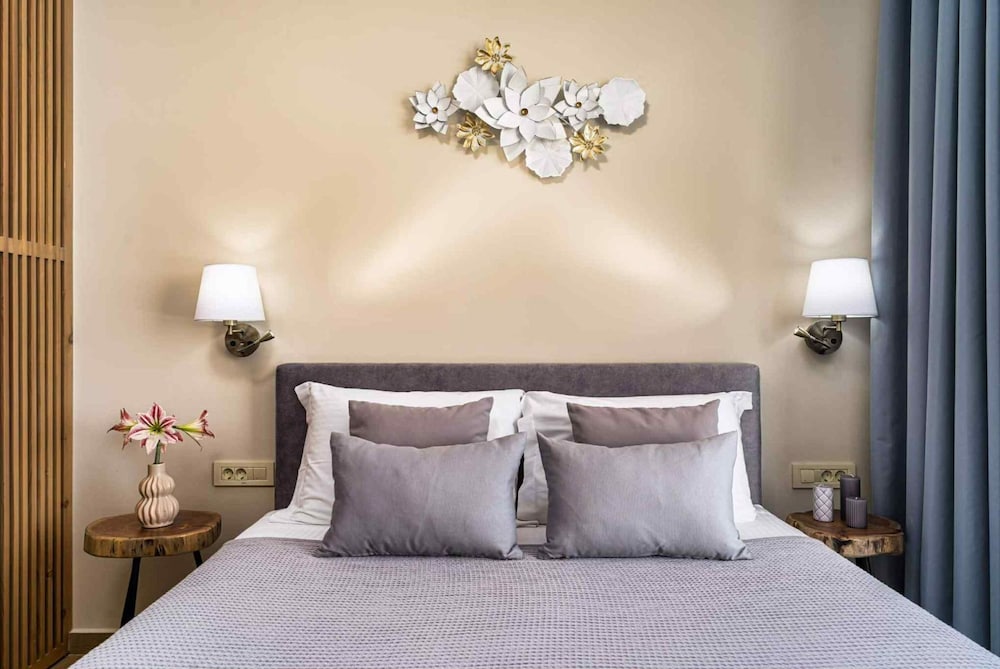 Pietra Cave Suite With Private Pool