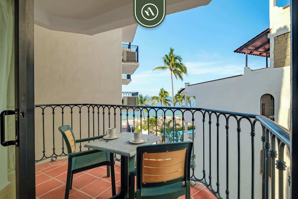 Amazing 1 BR Condo - Partial Oceanview - Pool