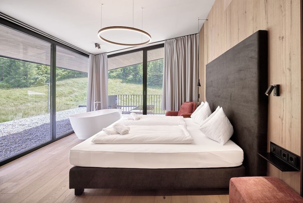 Chalet White Pearl by MYALPS