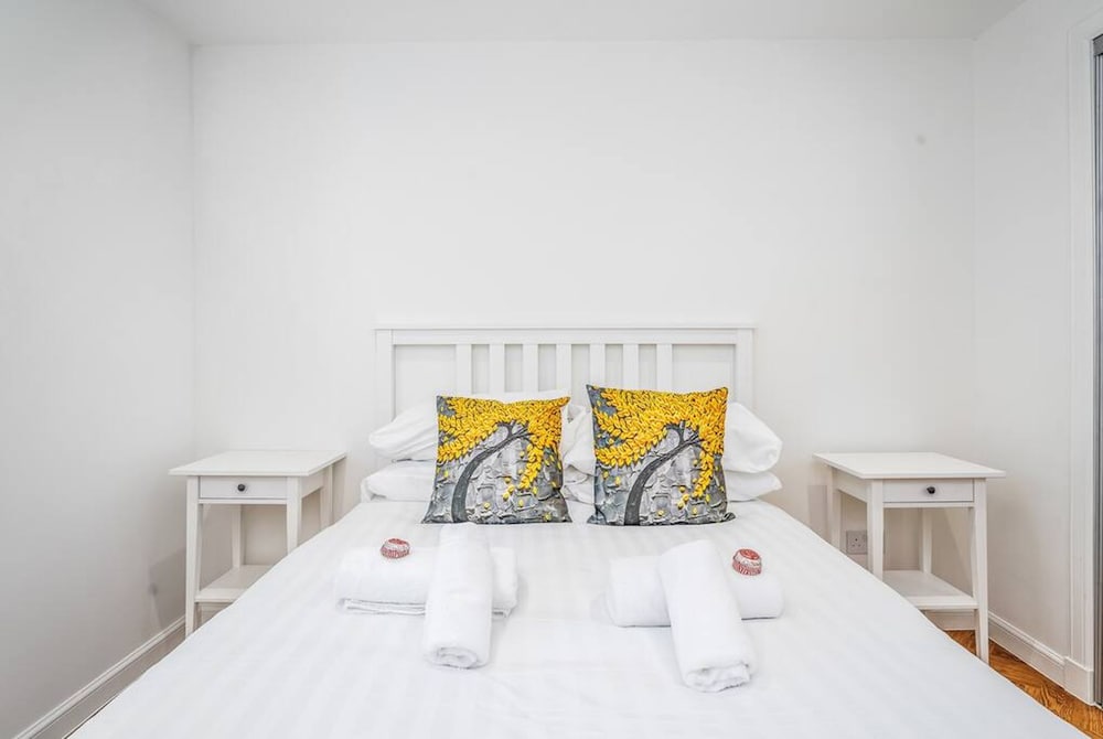 Luxury 2bed 2bath-ground Floor-free Parking