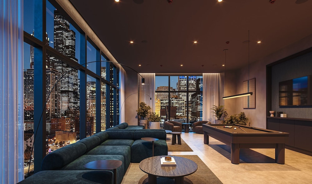 Luxury 3 Bed 3 Bath High Rise With Gym Amenities