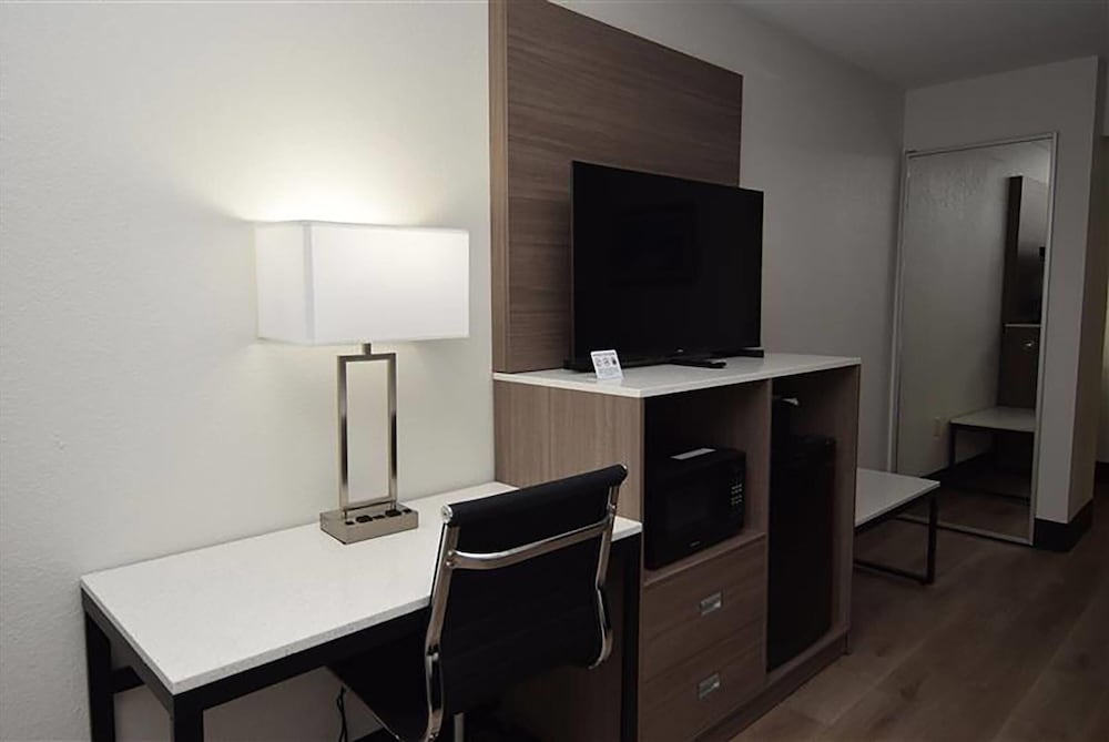 Baymont by Wyndham Batavia - Darien Lake