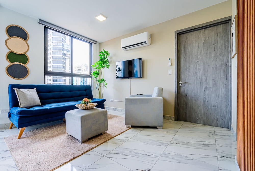 w Sophisticated 1BR w High-rise View in Calle 50