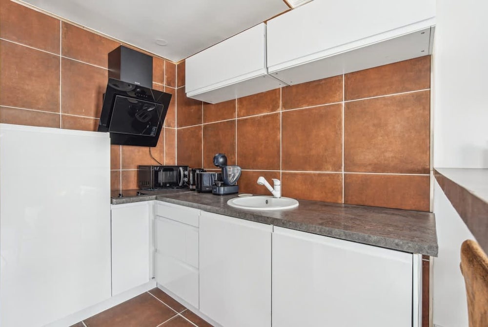 Exceptional Apartment With Terrace - La D Fense