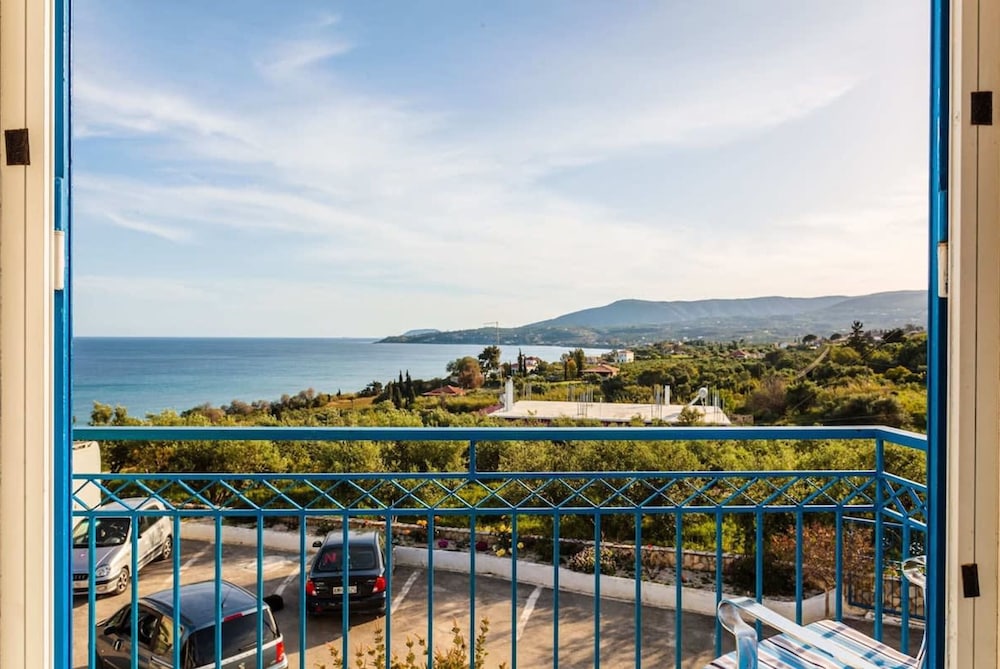 Koroni Seaview Retreat - Summer Escape Lodging