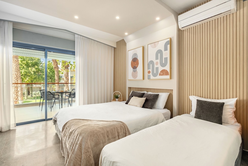 Royal Park Apt Resort by Sea N Rent