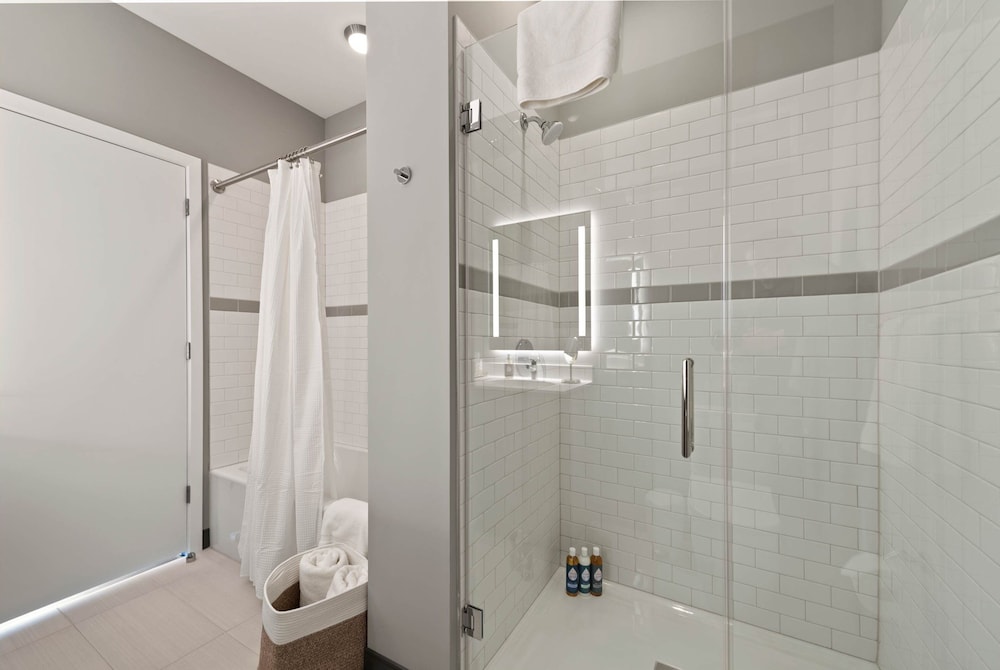 Cloud9 2x1 Apartments Fulton Market The Pop