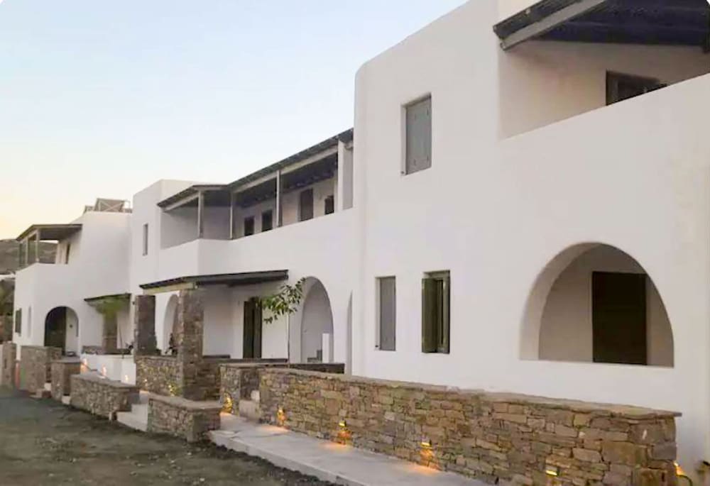 Ampelas Nostalgia Escape-poseidon Gem in Paros