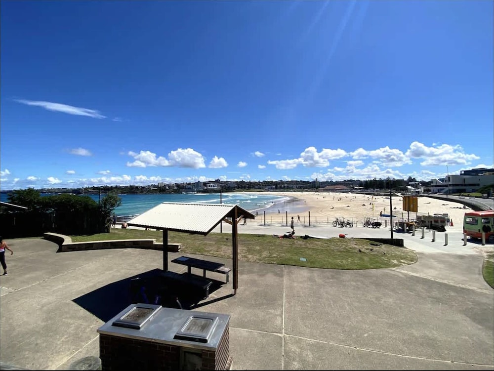 Bright Beachfront Studio With Terrace Aircon