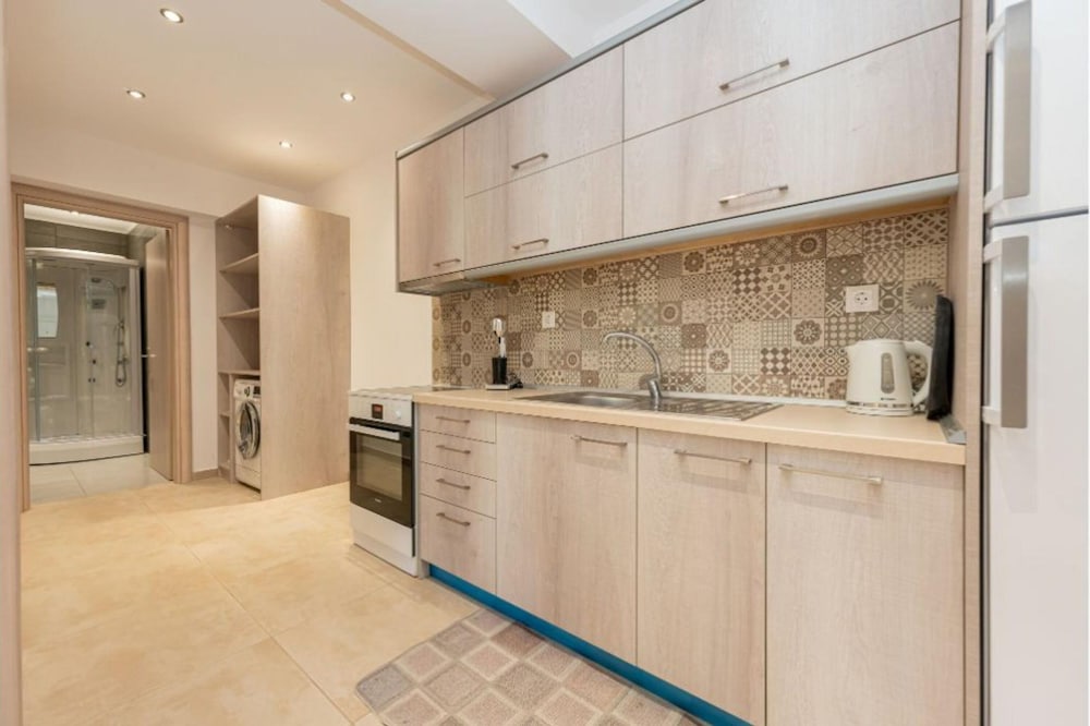 Milonas House Apartments