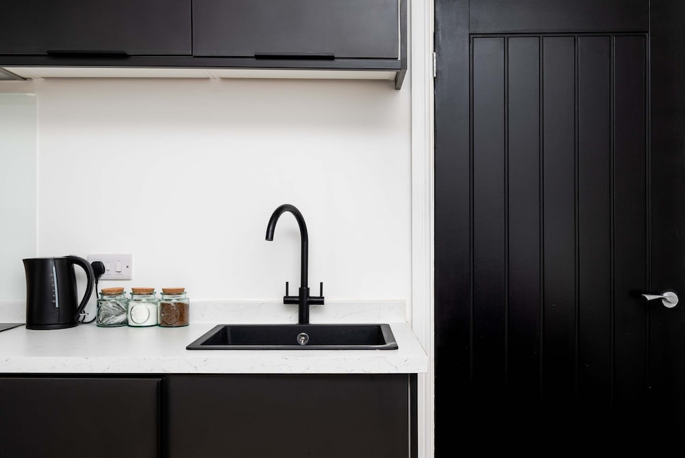 2 Bedroom Apartment-free Parking