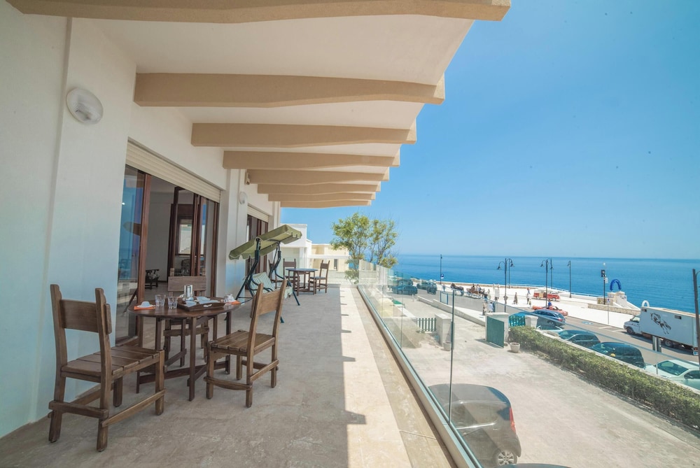 Giulia Sea View Villas