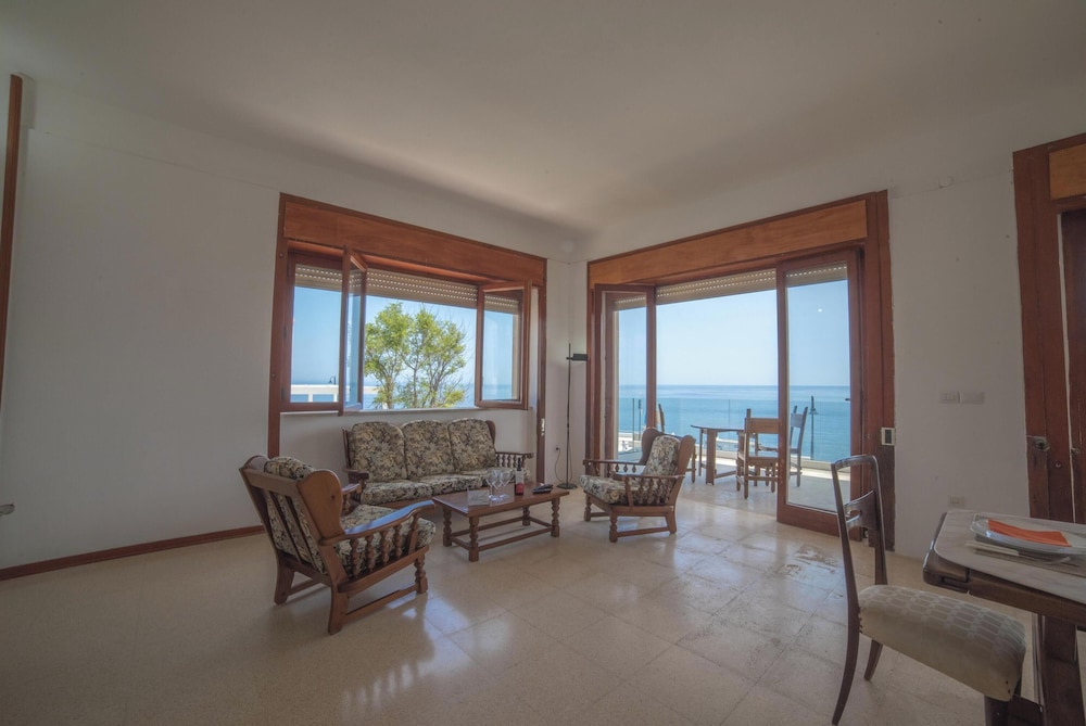 Giulia Sea View Villas