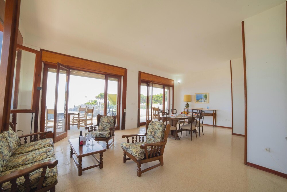 Giulia Sea View Villas
