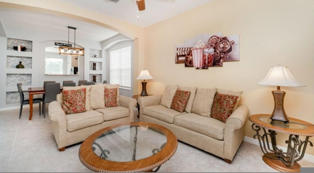 Emerald Island Getaway Sleeps 13