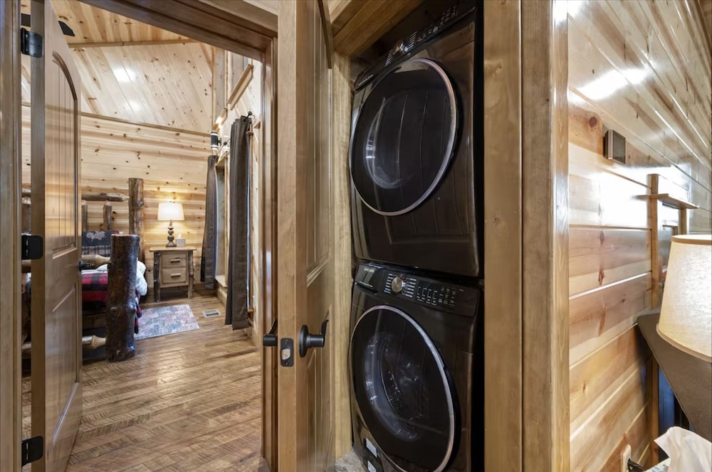 Three Bears Hideout Luxury Mountain Cabin Getaway for Families Groups