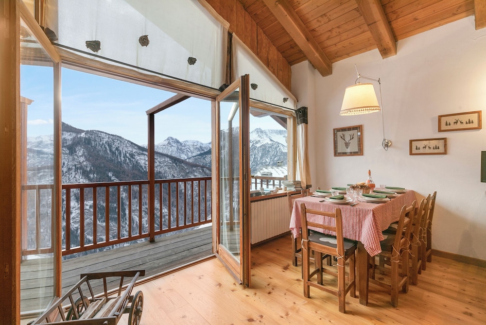 Gleise Lodge apartment