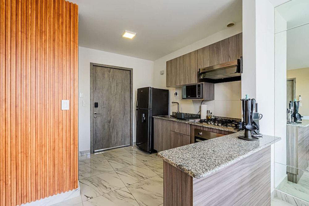 w Sophisticated 1BR w High-rise View in Calle 50