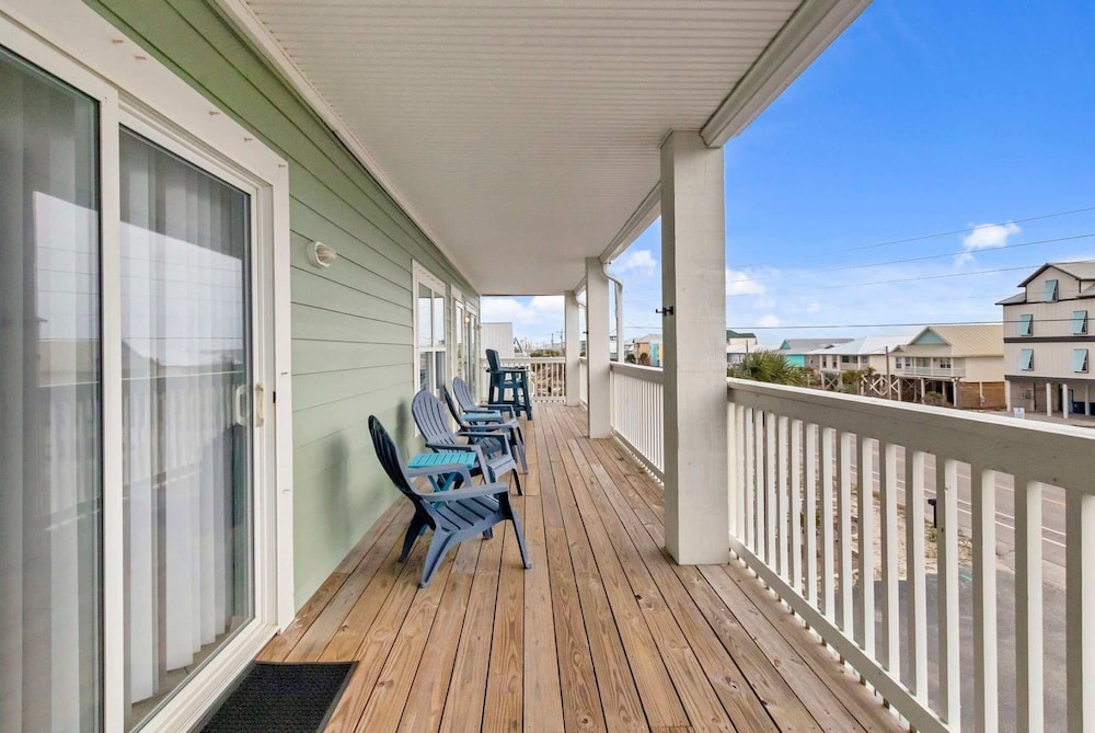 Spacious 3BR 2BA Gulf Views Dock and Boat Launch