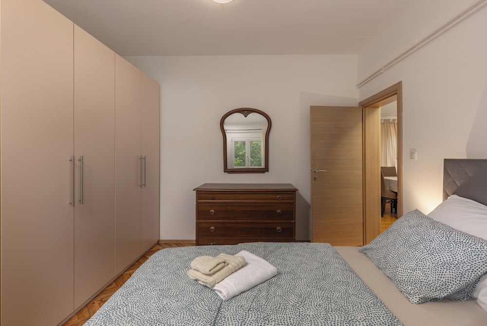 Quiet Garden Apartment Kostrena