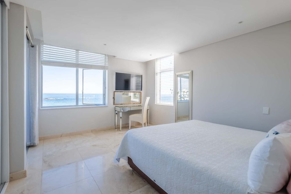 Ocean View Camps Bay 3bed Apt Beach Vistas