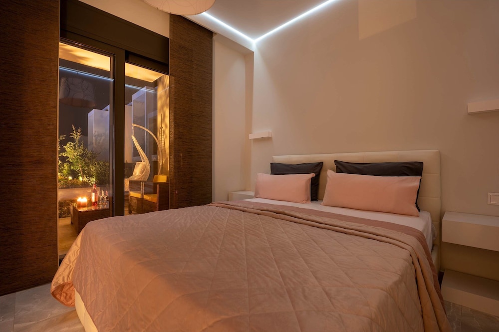 Luxury Olea Valley Apartment - Nikiti Poolside Gem