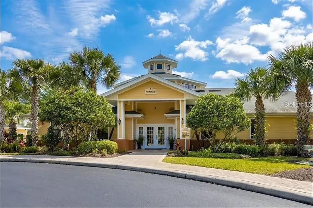 3 bed - Private Oasis - Completley Immaculate