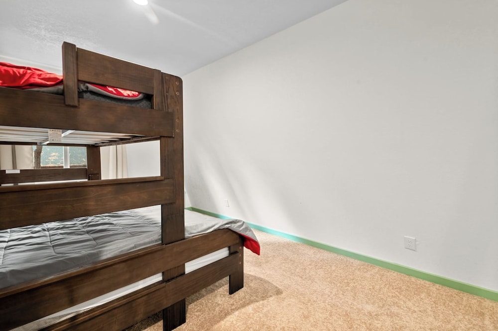 Charming Cabin Escape