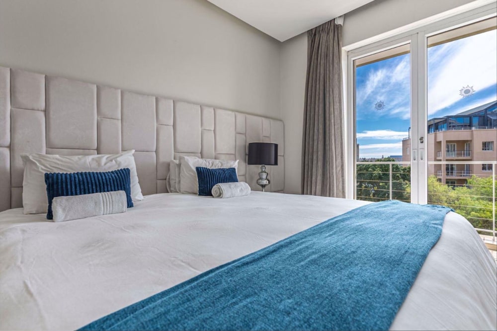 Canal View Two Bedroom Luxury Apartment - 507
