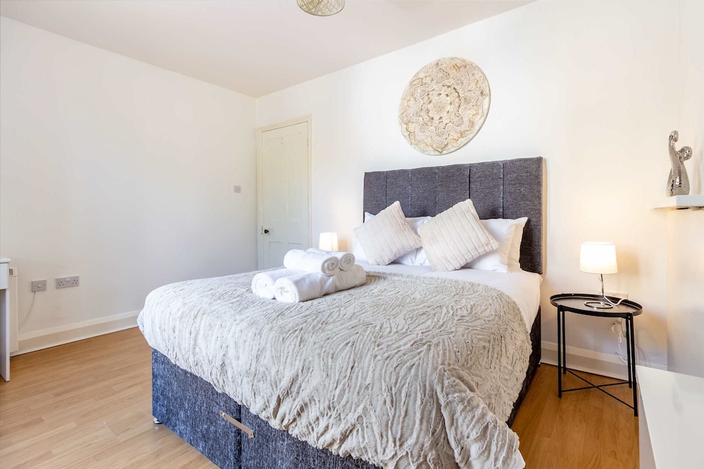 Host Stay Club Chambers