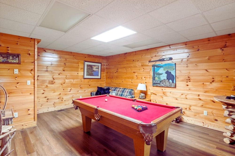 Backwoods Secluded Cabin Escape for 8 Guests