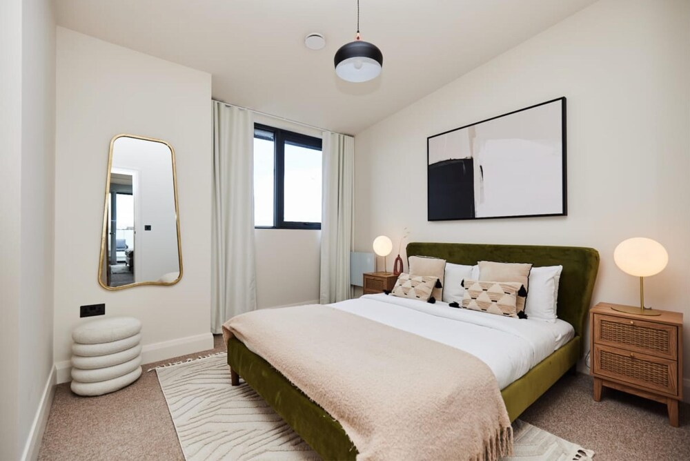 The South Woodford Place - Adorable 2bdr Flat With Balcony