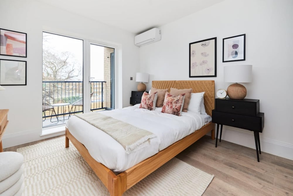 Wembley Vacations - The Wembley Park Gem - Lovely 2bdr Flat With Balcony - Property Image 1