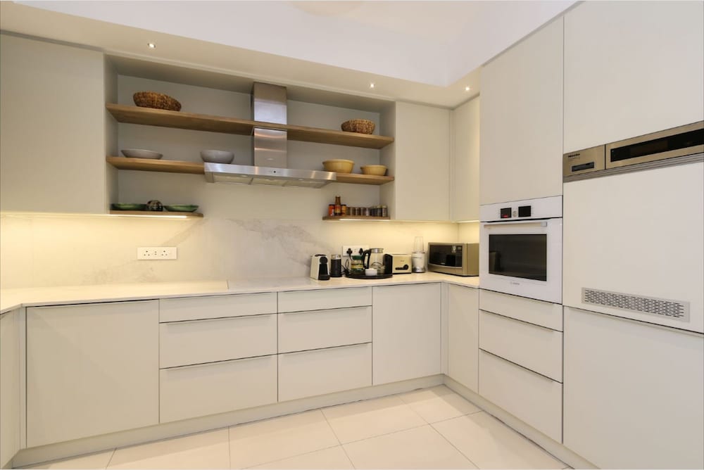 Canal View Two Bedroom Luxury Apartment - 610