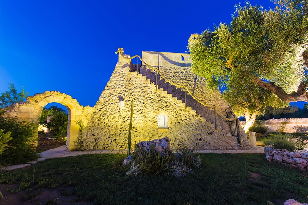 Tenuta Bouganville With Garden And Pool