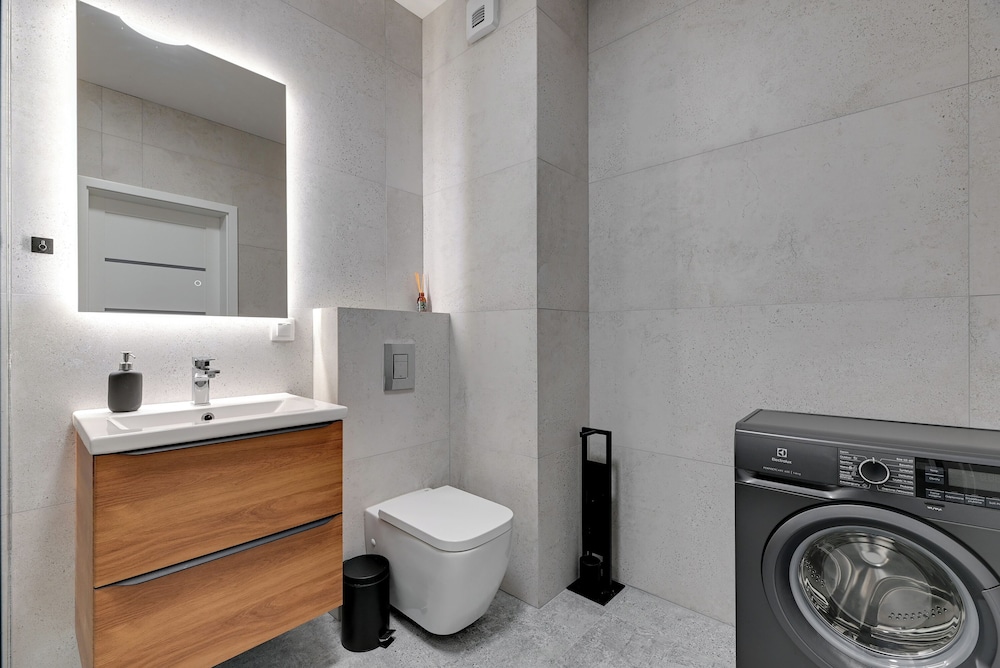 Doki Living - Foodhall & Parking by Downtown Apartments